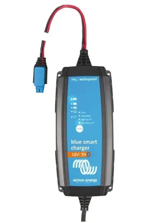 Caricabatteria Victron Blue Smart 10 A con Bluetooth, carica 7 stadi, adatto a batterie Li-ion e sigillate, compensazione temperatura, programma recupero e alimentazione automatica. Offerta